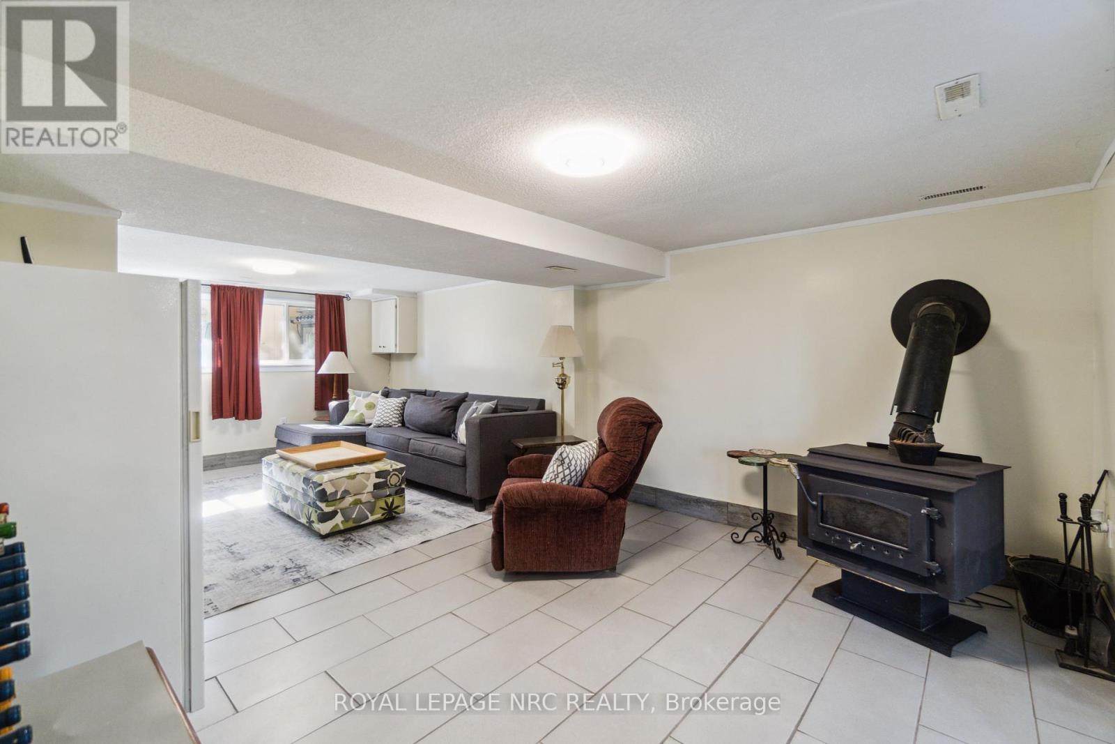 












883 RIDGE RD N ROAD

,
Fort Erie (Ridgeway),




Ontario
L0S1N0

