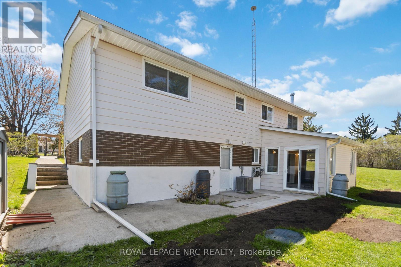 












883 RIDGE RD N ROAD

,
Fort Erie (Ridgeway),




Ontario
L0S1N0

