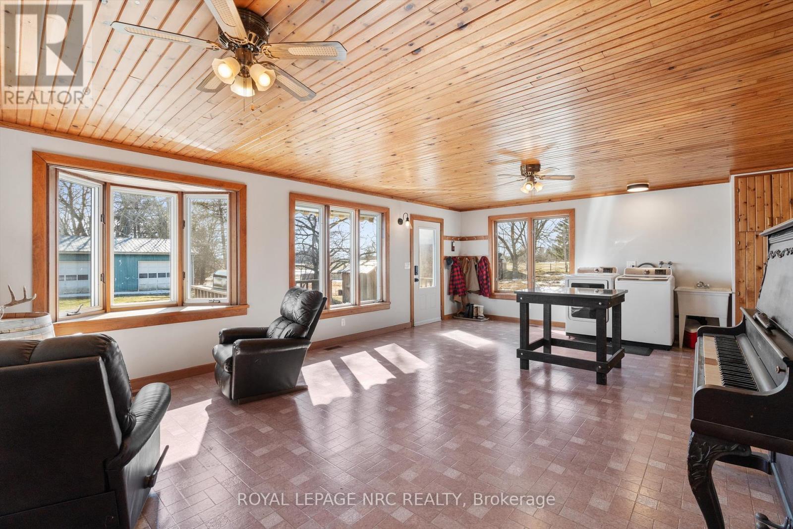 












322 FOSS ROAD

,
Pelham (Fenwick),




Ontario
L0S1C0


