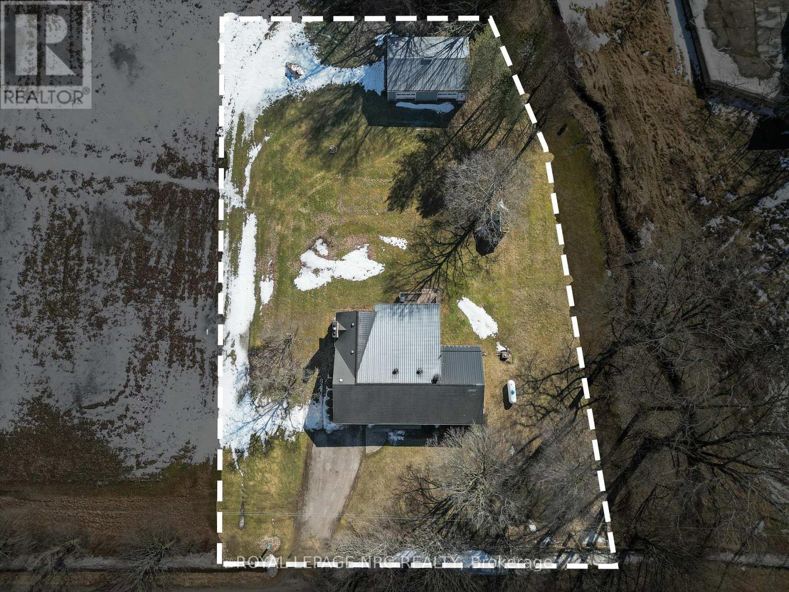 












322 FOSS ROAD

,
Pelham (Fenwick),




Ontario
L0S1C0

