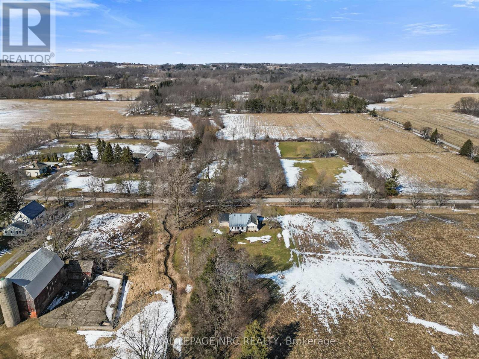 












322 FOSS ROAD

,
Pelham (Fenwick),




Ontario
L0S1C0


