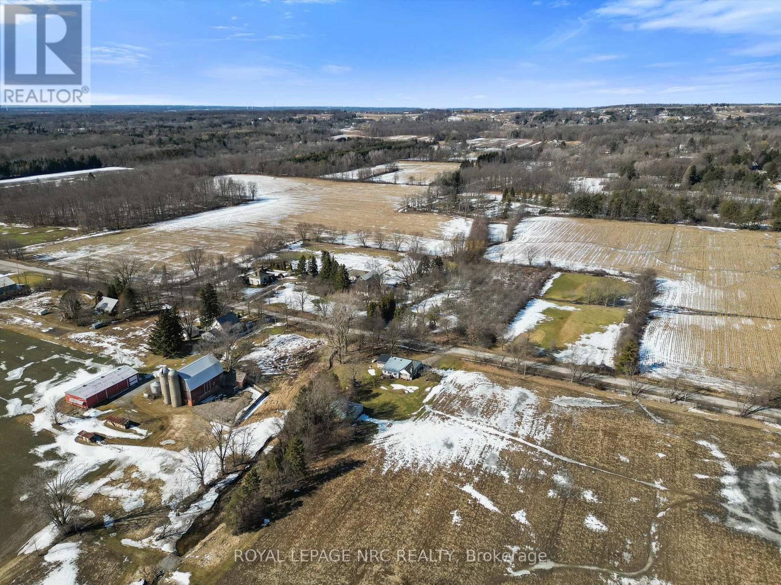 












322 FOSS ROAD

,
Pelham (Fenwick),




Ontario
L0S1C0

