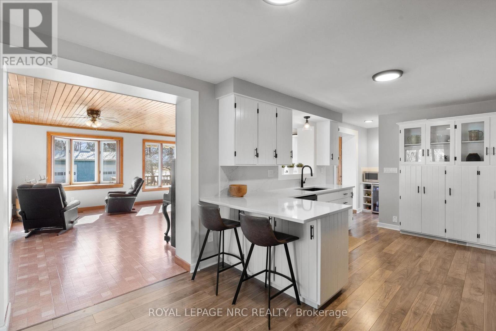 












322 FOSS ROAD

,
Pelham (Fenwick),




Ontario
L0S1C0

