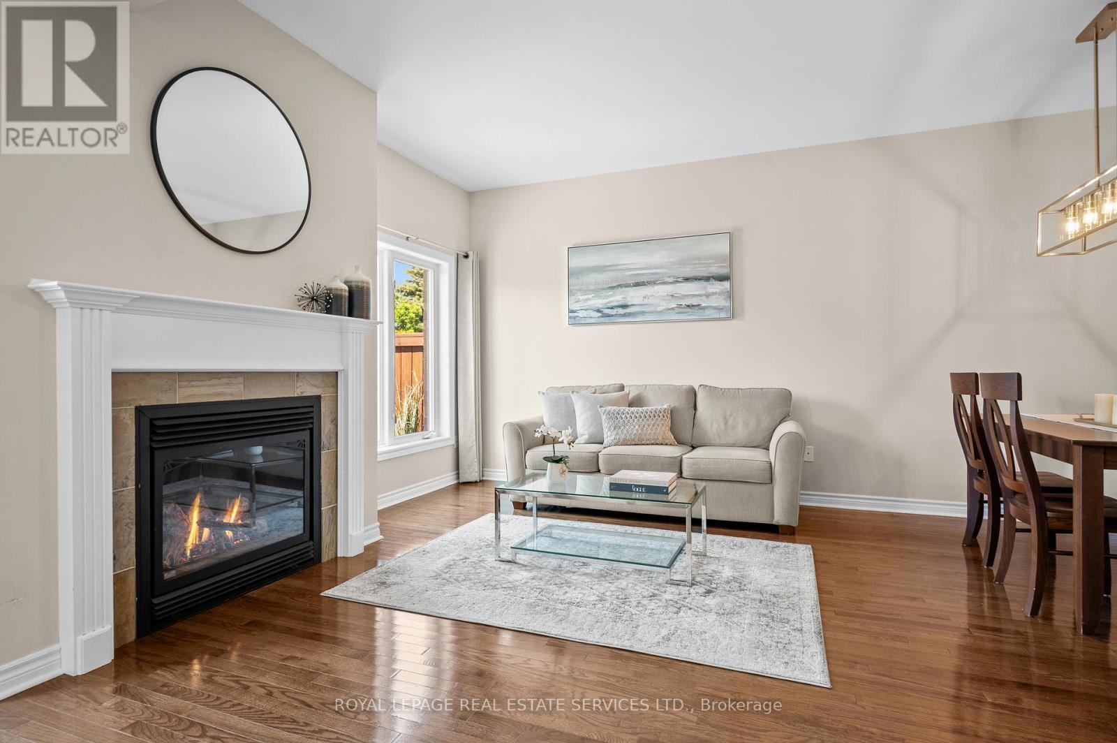












2036 REDSTONE CRESCENT

,
Oakville,




Ontario
L6M5B2

