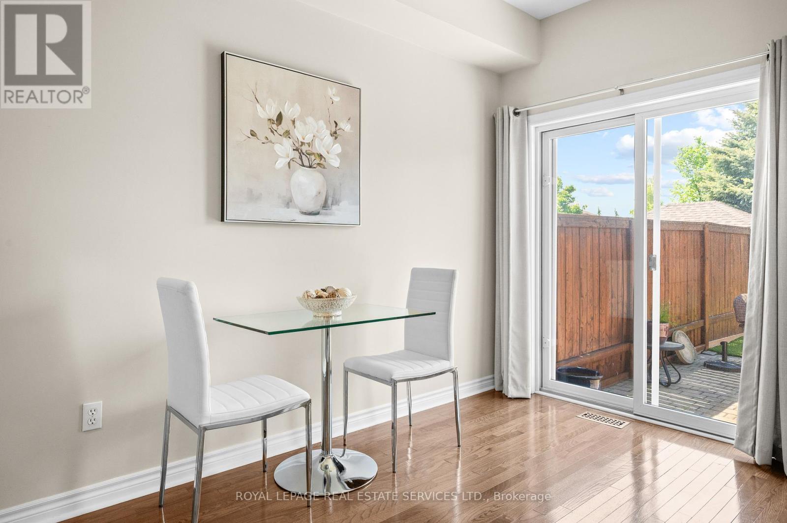 












2036 REDSTONE CRESCENT

,
Oakville,




Ontario
L6M5B2

