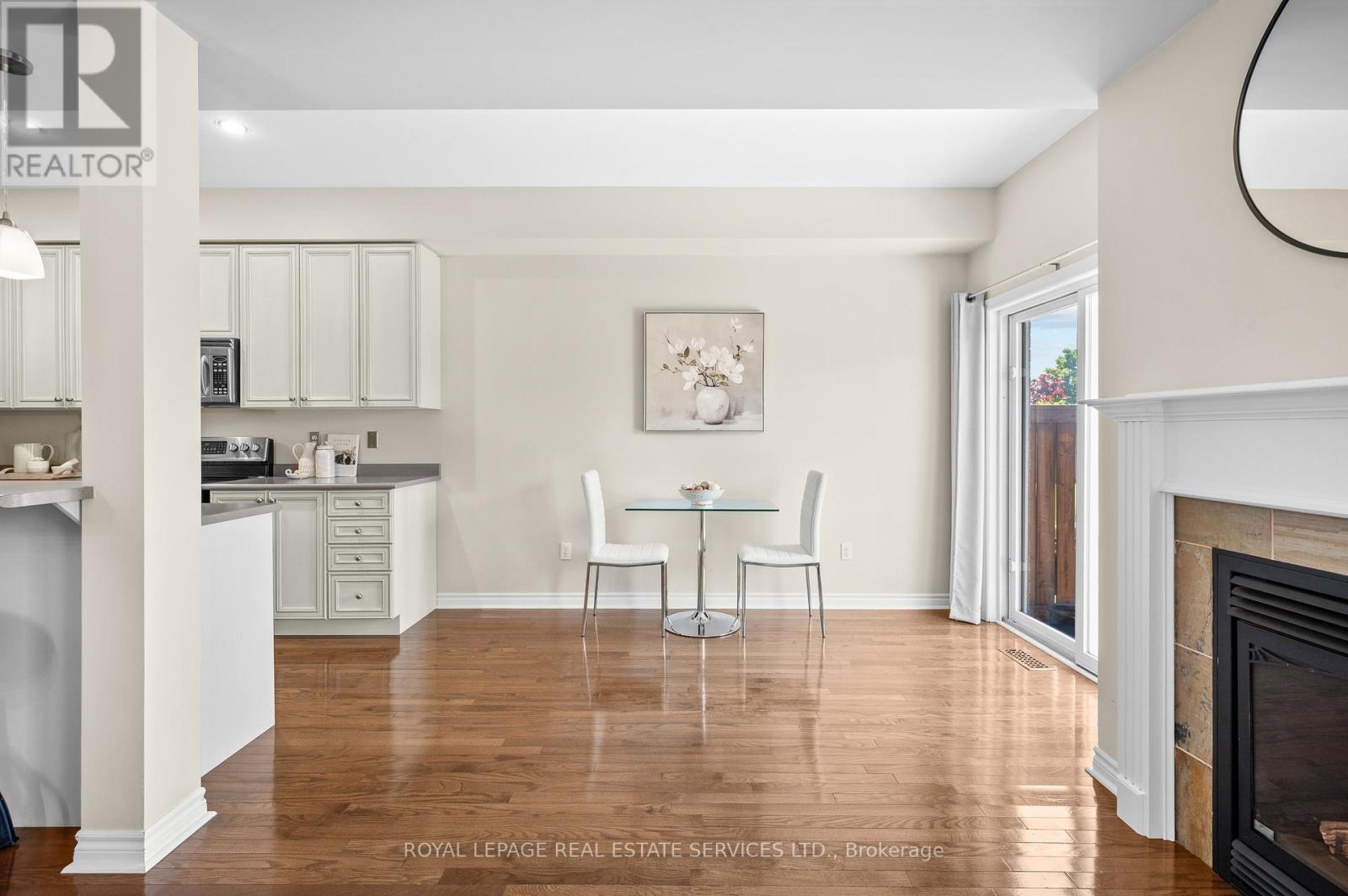 












2036 REDSTONE CRESCENT

,
Oakville,




Ontario
L6M5B2

