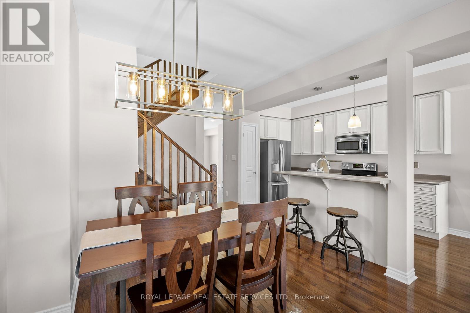 












2036 REDSTONE CRESCENT

,
Oakville,




Ontario
L6M5B2

