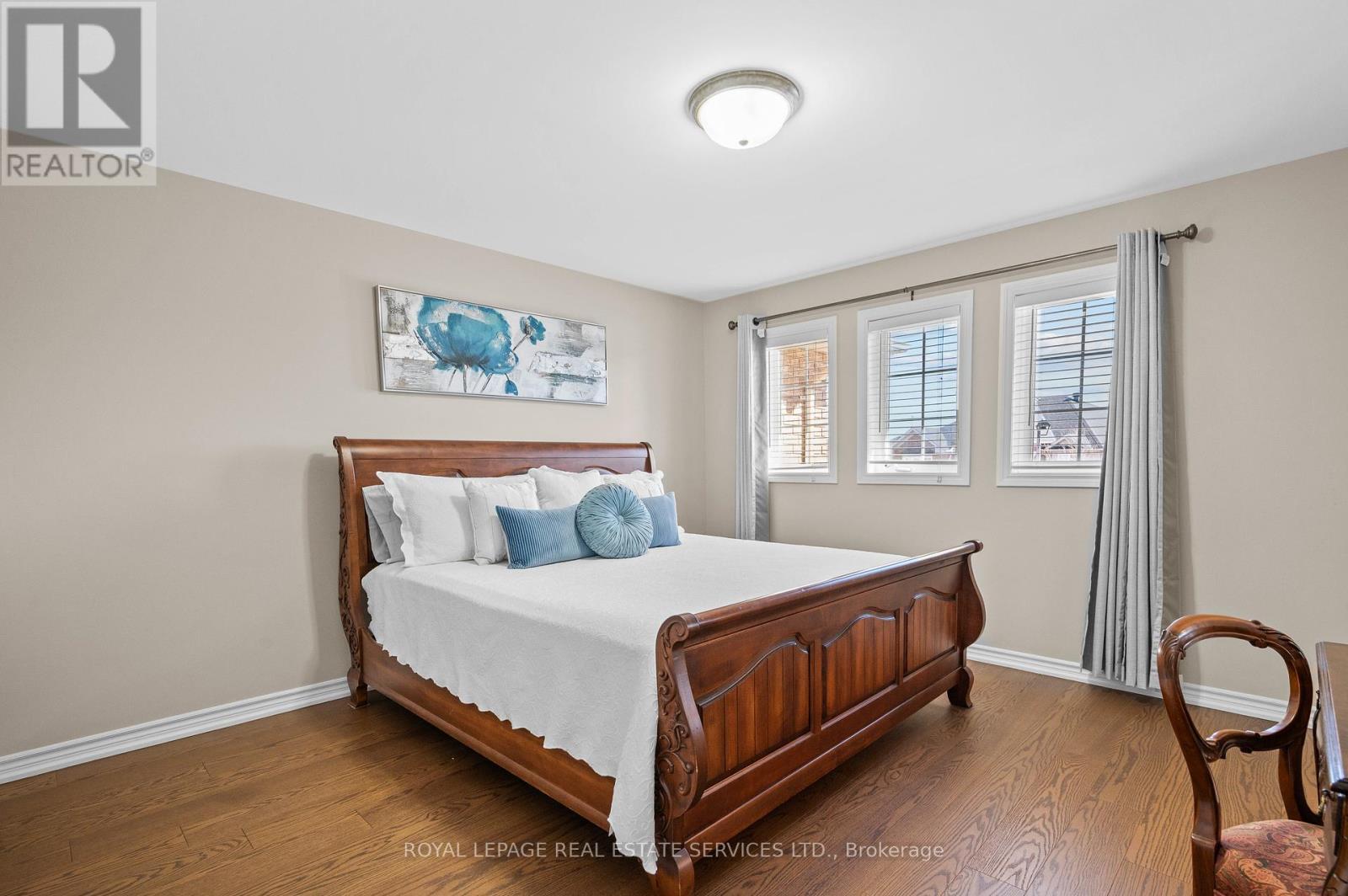 












2036 REDSTONE CRESCENT

,
Oakville,




Ontario
L6M5B2


