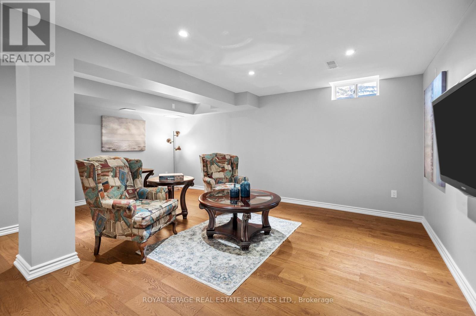 












2036 REDSTONE CRESCENT

,
Oakville,




Ontario
L6M5B2

