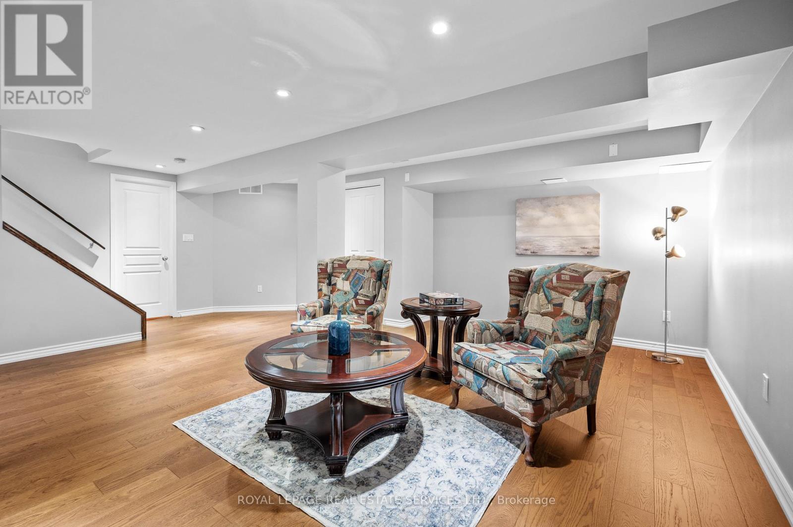 












2036 REDSTONE CRESCENT

,
Oakville,




Ontario
L6M5B2

