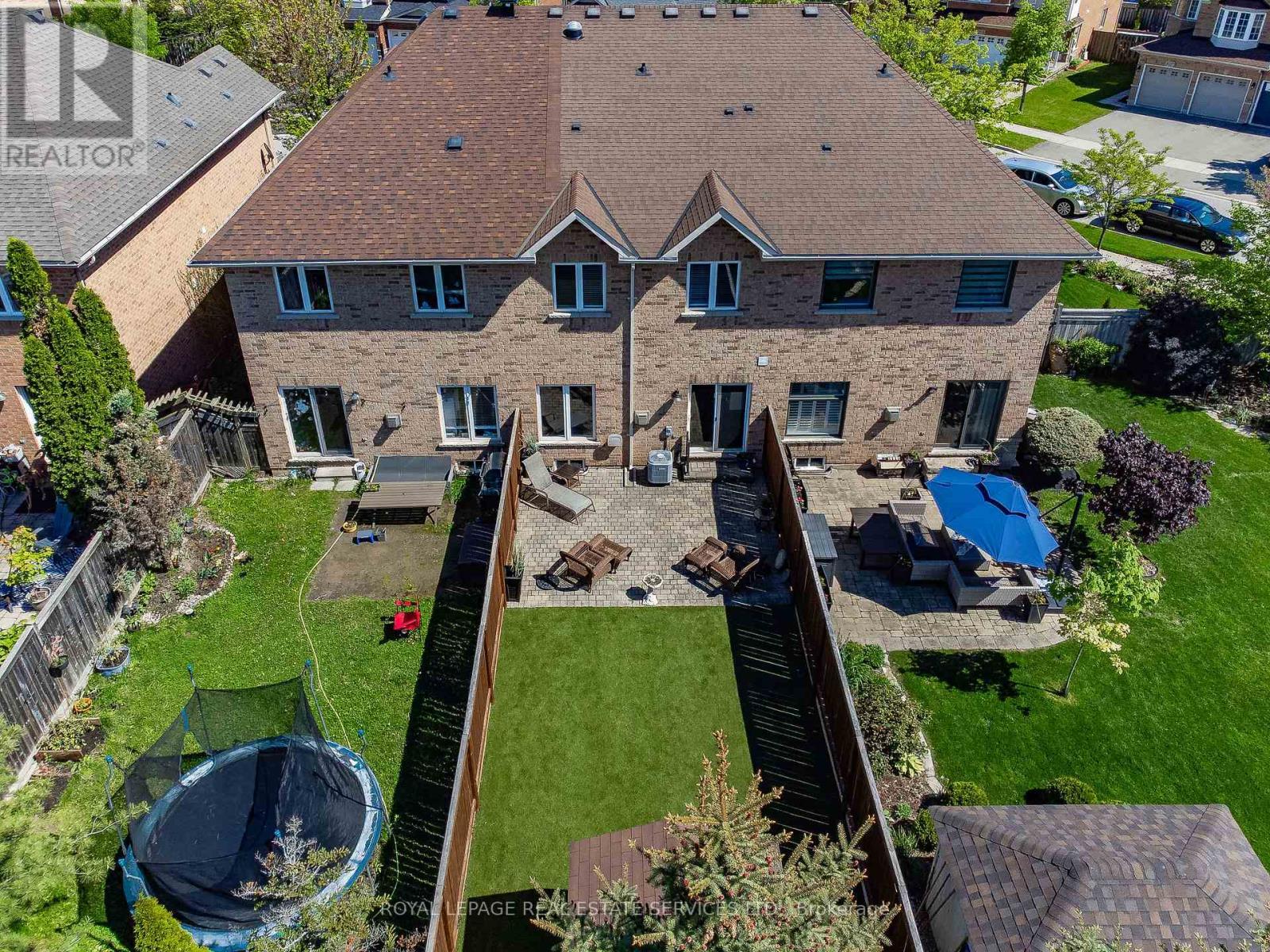 












2036 REDSTONE CRESCENT

,
Oakville,




Ontario
L6M5B2


