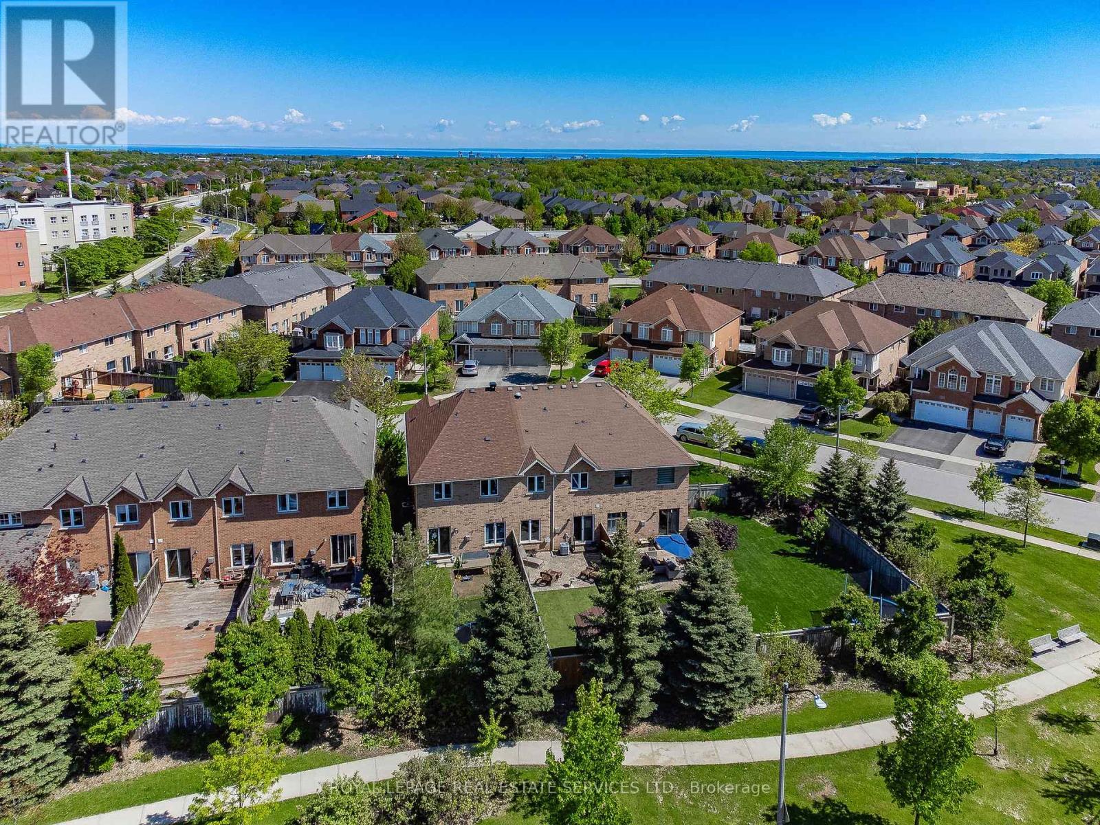 












2036 REDSTONE CRESCENT

,
Oakville,




Ontario
L6M5B2

