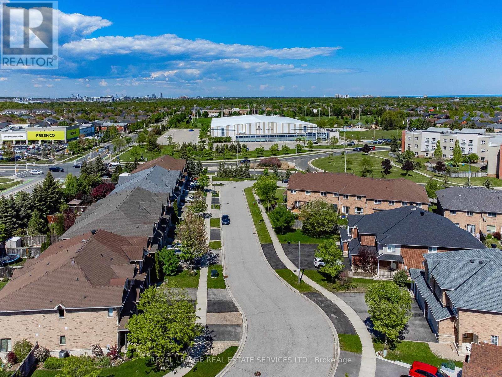 












2036 REDSTONE CRESCENT

,
Oakville,




Ontario
L6M5B2

