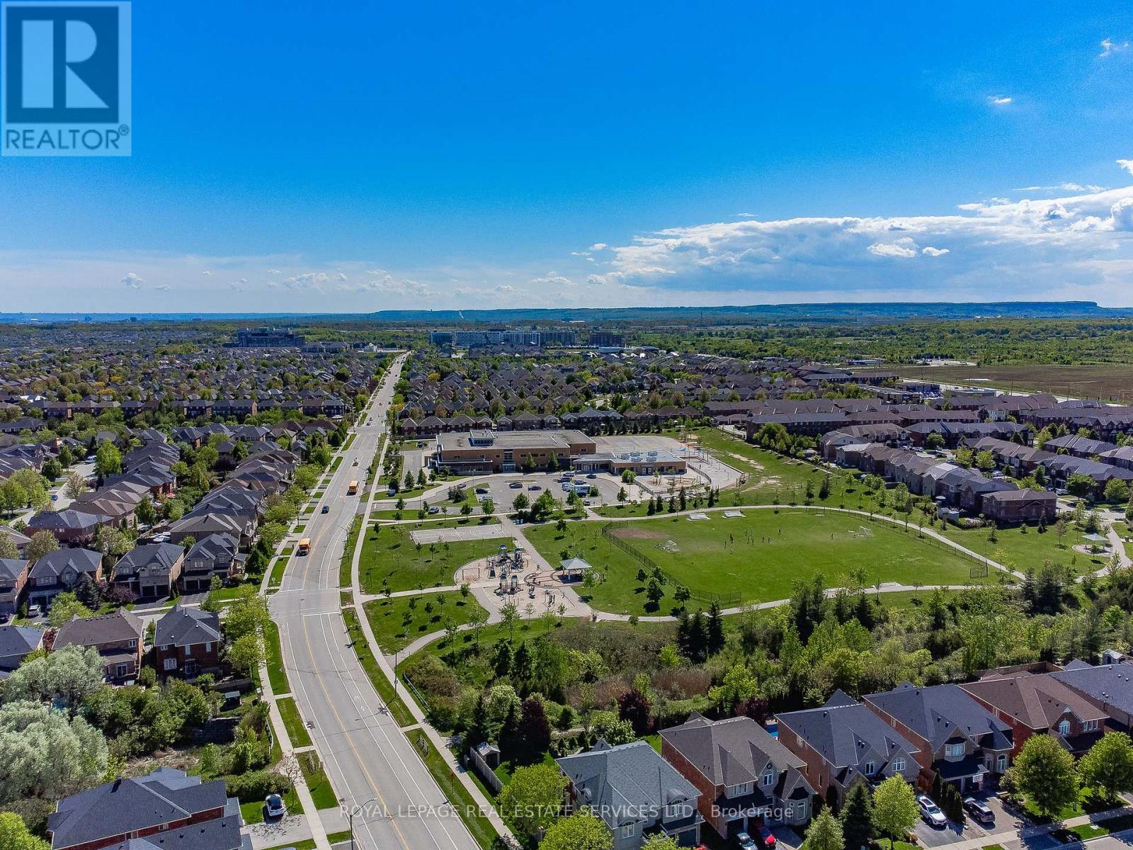 












2036 REDSTONE CRESCENT

,
Oakville,




Ontario
L6M5B2

