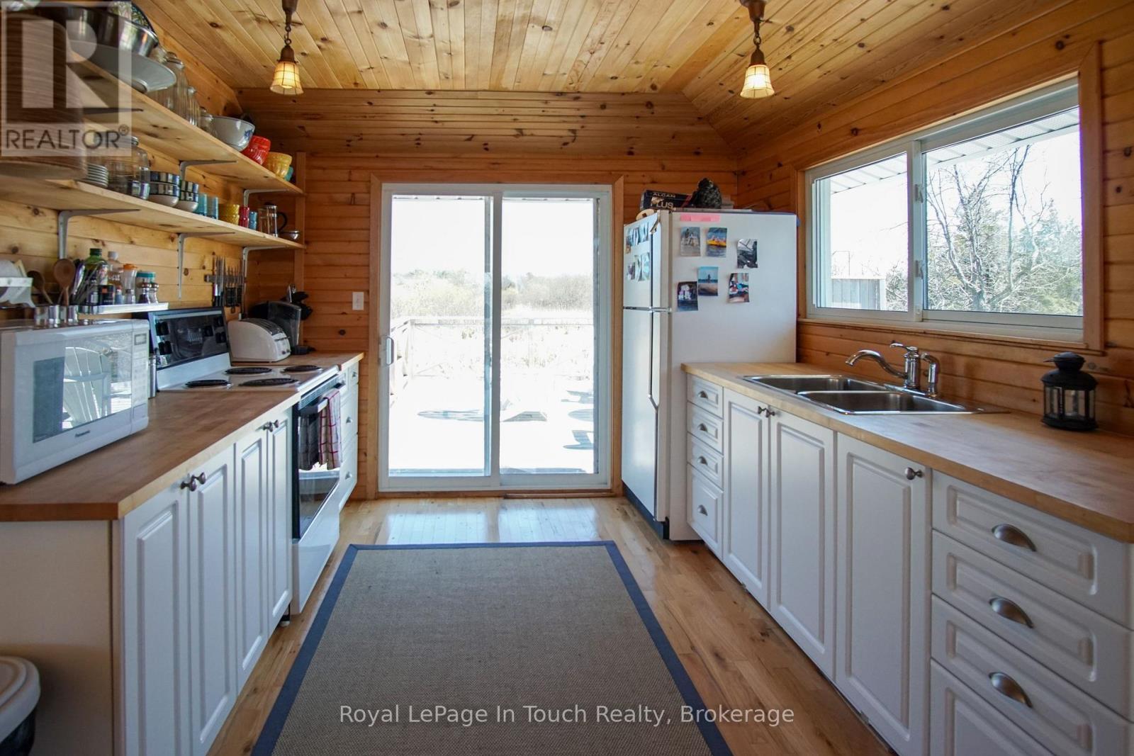 












2 ISLAND 130

,
Georgian Bay (Baxter),




Ontario
L0K1S0

