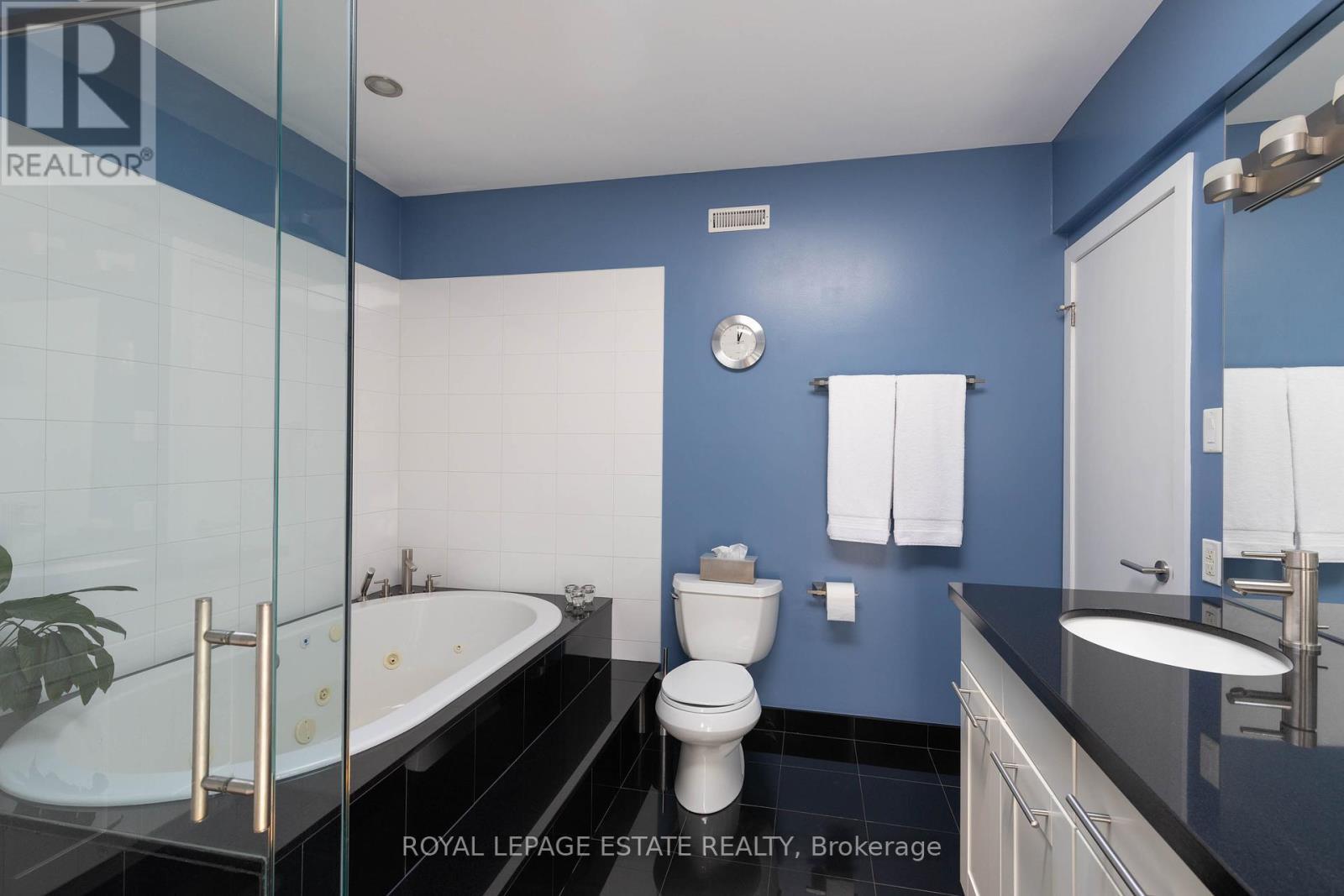 












432 QUEEN STREET E

,
Toronto,




Ontario
M5A1T4

