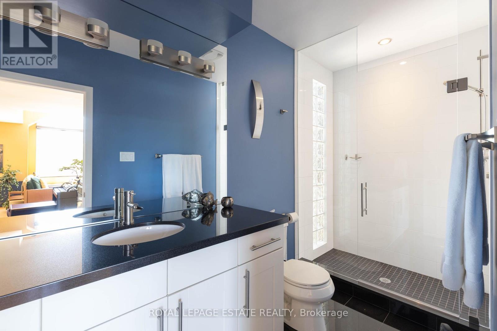 












432 QUEEN STREET E

,
Toronto,




Ontario
M5A1T4

