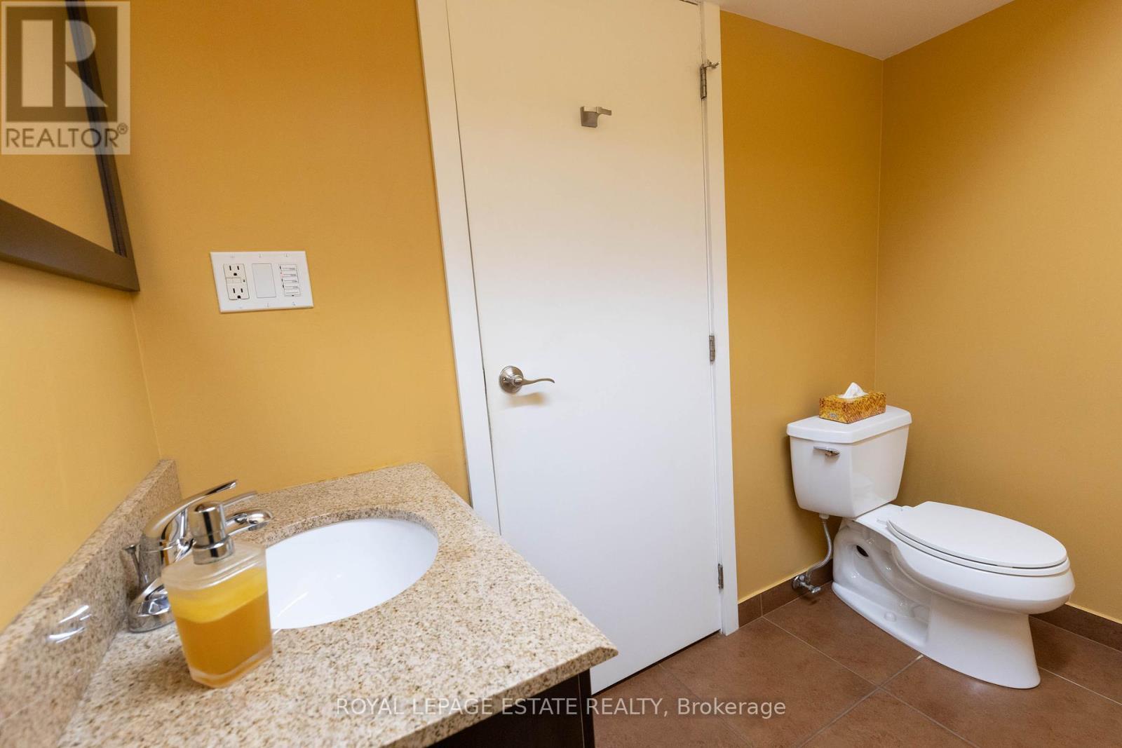 












432 QUEEN STREET E

,
Toronto,




Ontario
M5A1T4

