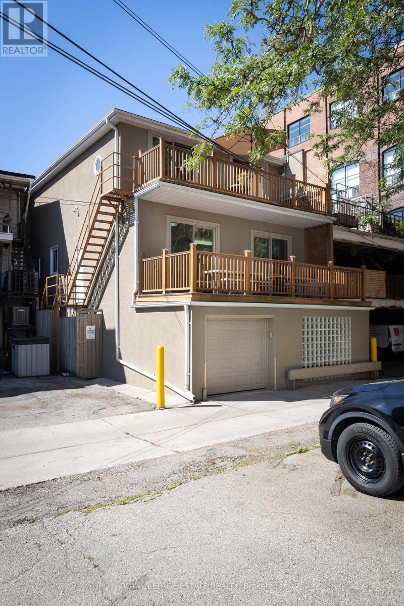 












432 QUEEN STREET E

,
Toronto,




Ontario
M5A1T4


