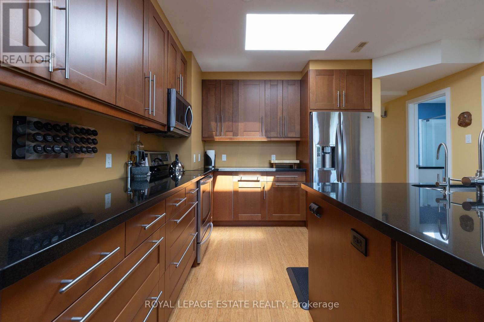 












432 QUEEN STREET E

,
Toronto,




Ontario
M5A1T4

