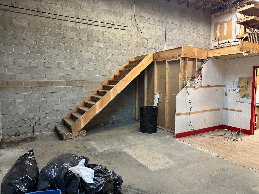 









2805


44

Avenue, A,
Vernon,




BC
V1T 7P4

