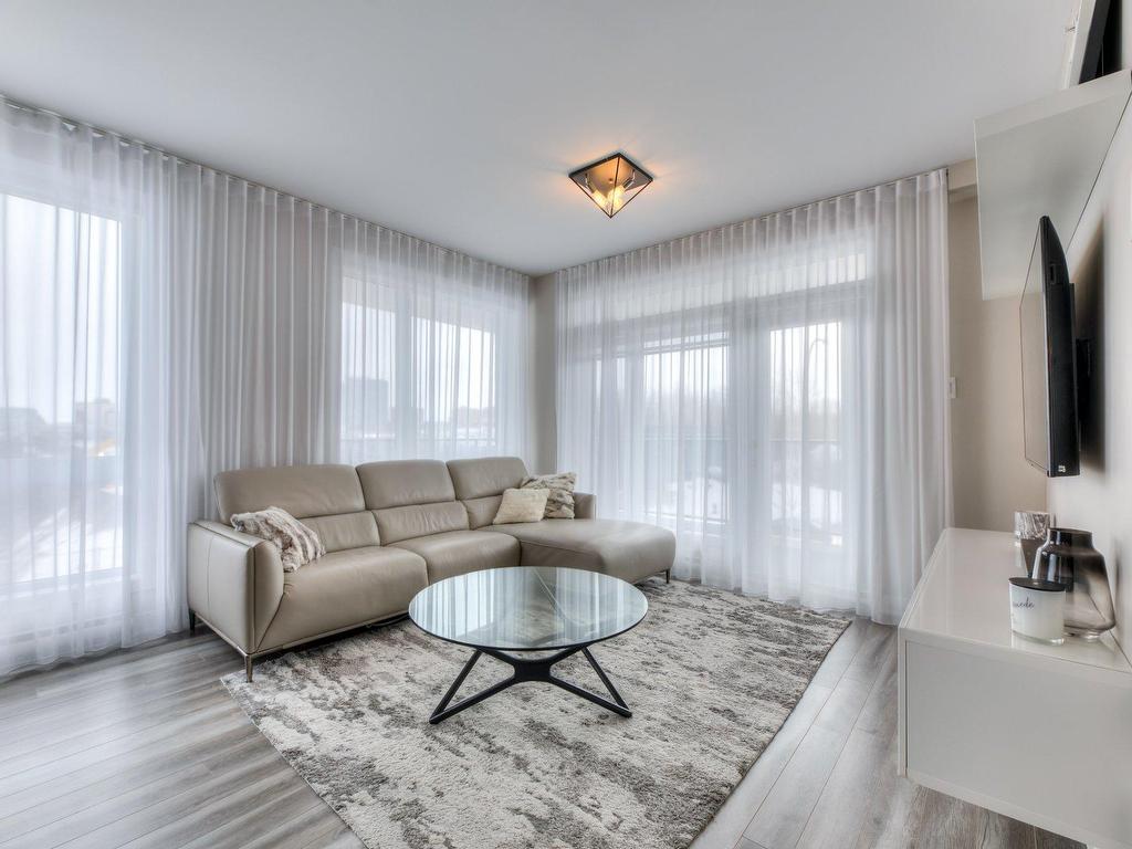 









3695


Av. Jean-Béraud

, 209,
Laval (Chomedey),




QC
H7T0K7

