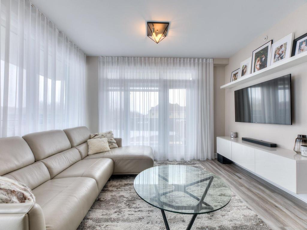 









3695


Av. Jean-Béraud

, 209,
Laval (Chomedey),




QC
H7T0K7

