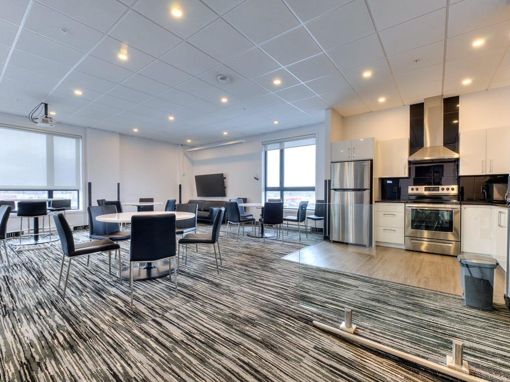 









3695


Av. Jean-Béraud

, 209,
Laval (Chomedey),




QC
H7T0K7

