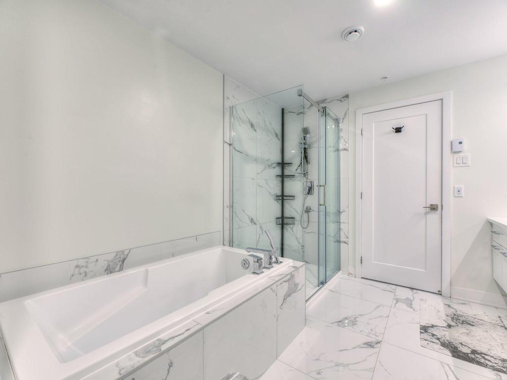 









3695


Av. Jean-Béraud

, 209,
Laval (Chomedey),




QC
H7T0K7

