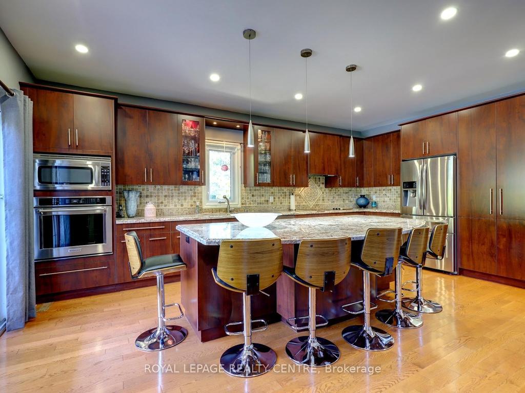 









102


Kenpark

Avenue,
Brampton,




ON
L6Z 3J9

