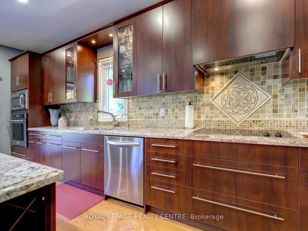 









102


Kenpark

Avenue,
Brampton,




ON
L6Z 3J9

