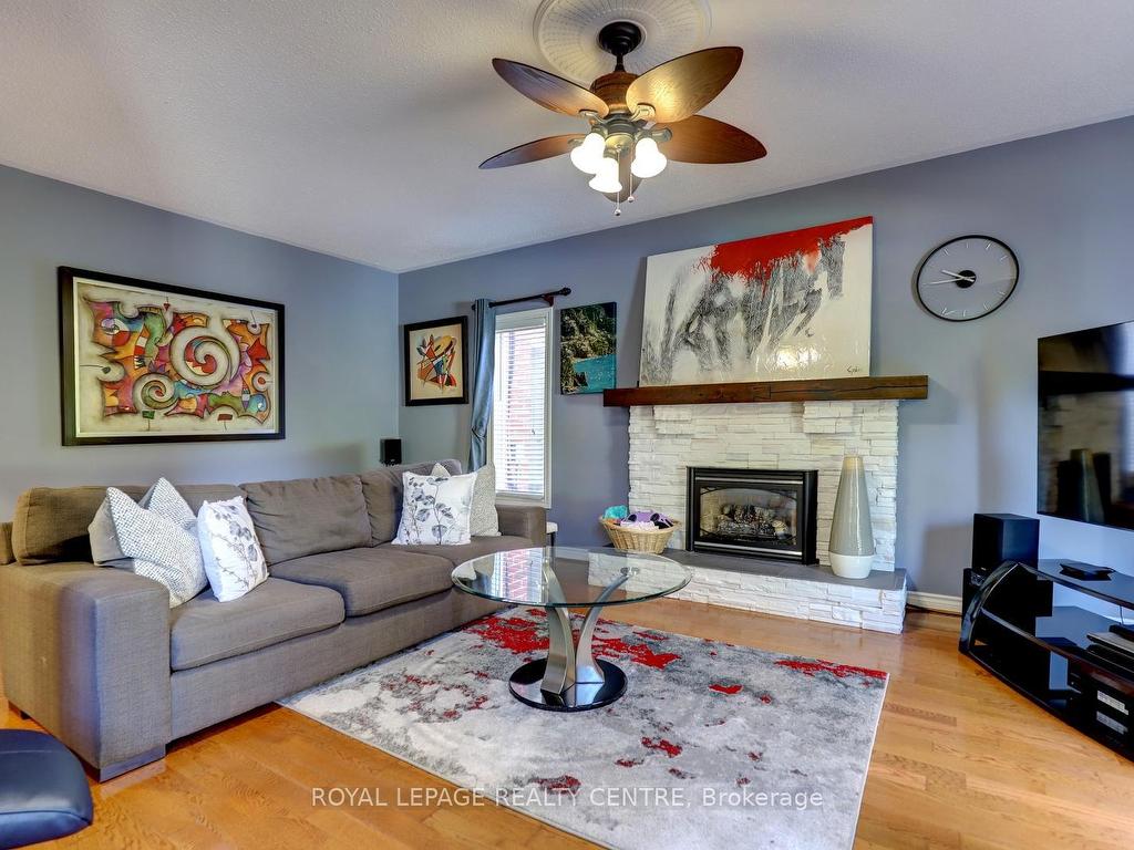 









102


Kenpark

Avenue,
Brampton,




ON
L6Z 3J9

