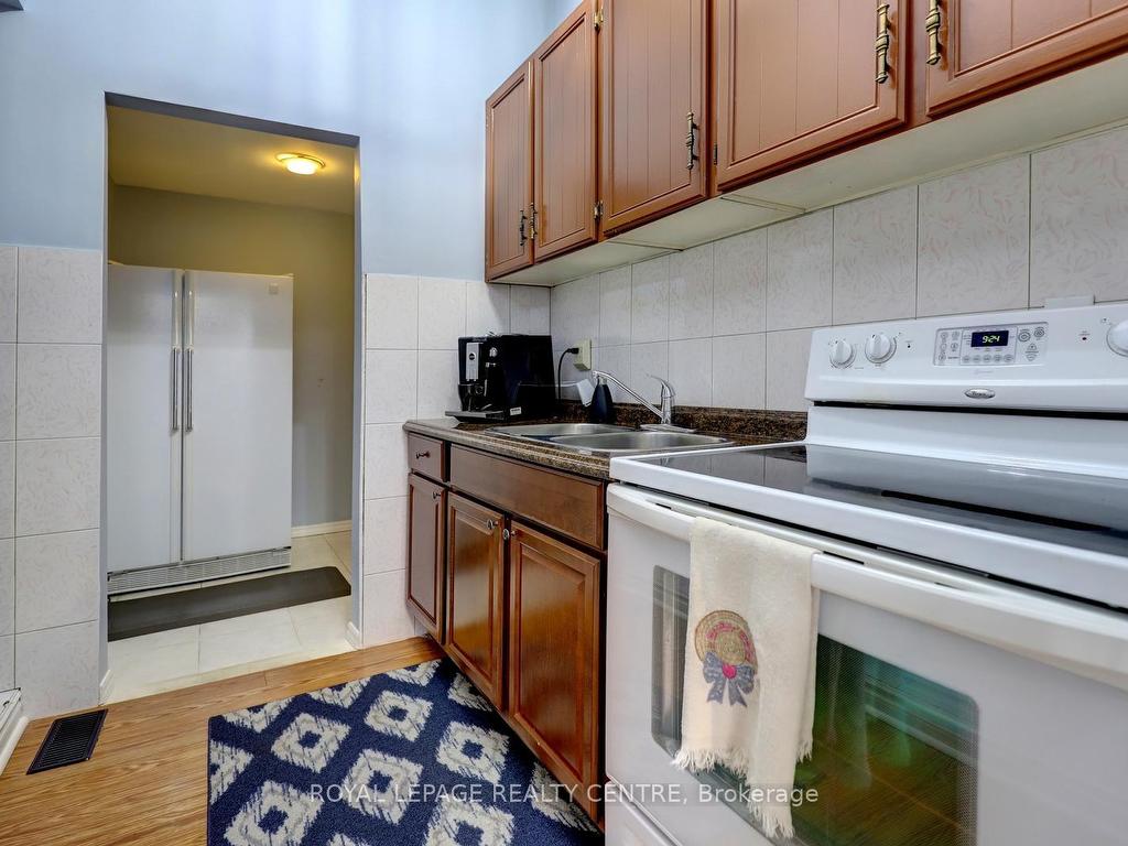 









102


Kenpark

Avenue,
Brampton,




ON
L6Z 3J9

