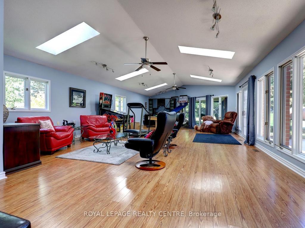 









102


Kenpark

Avenue,
Brampton,




ON
L6Z 3J9

