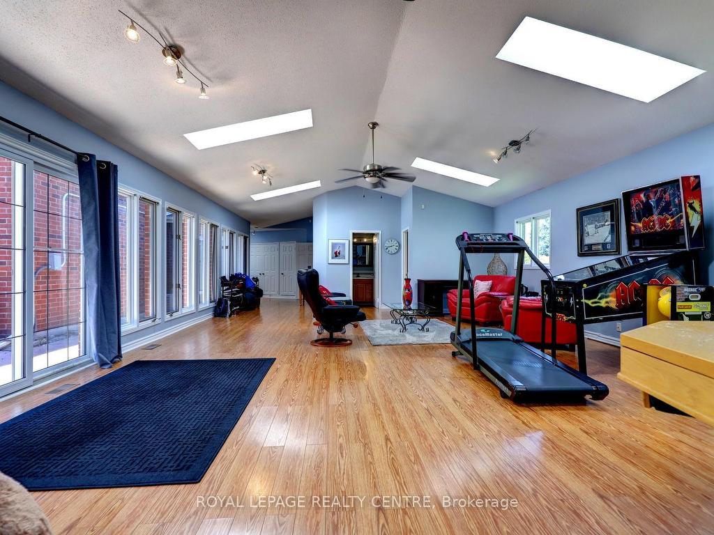









102


Kenpark

Avenue,
Brampton,




ON
L6Z 3J9

