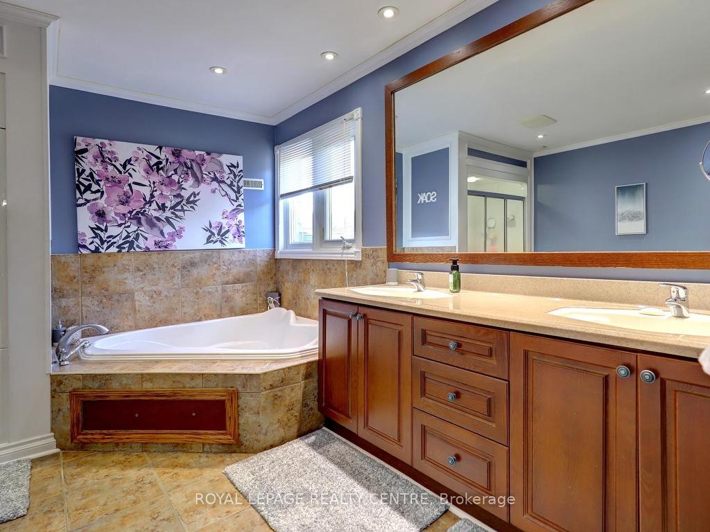 









102


Kenpark

Avenue,
Brampton,




ON
L6Z 3J9

