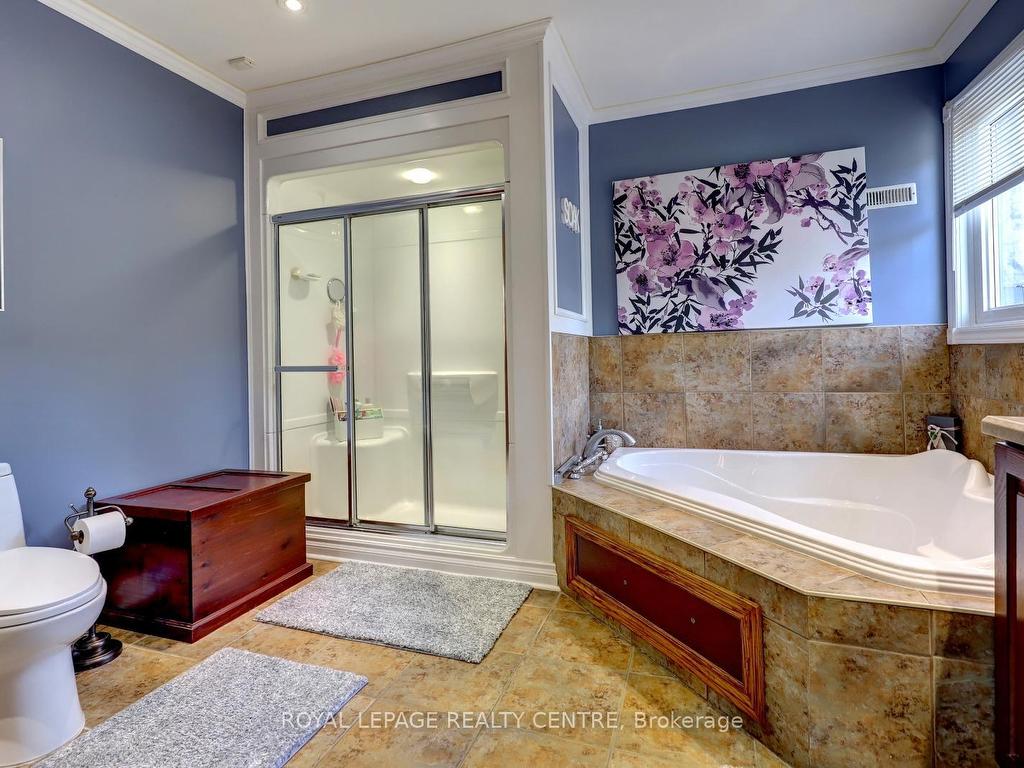 









102


Kenpark

Avenue,
Brampton,




ON
L6Z 3J9

