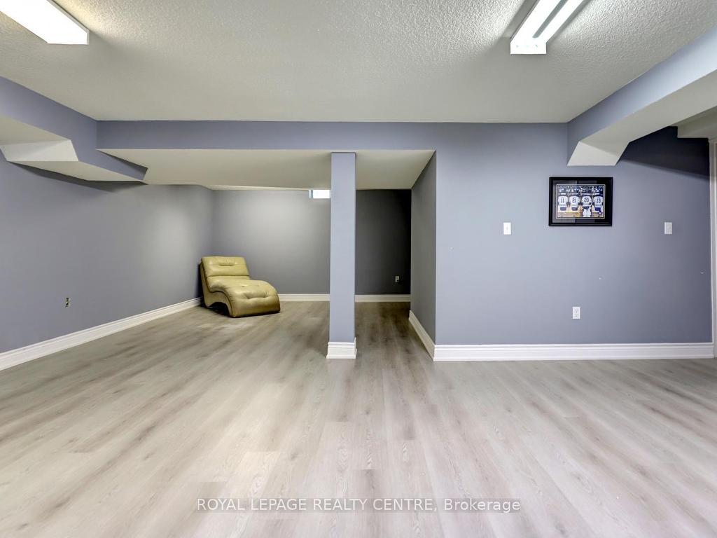 









102


Kenpark

Avenue,
Brampton,




ON
L6Z 3J9

