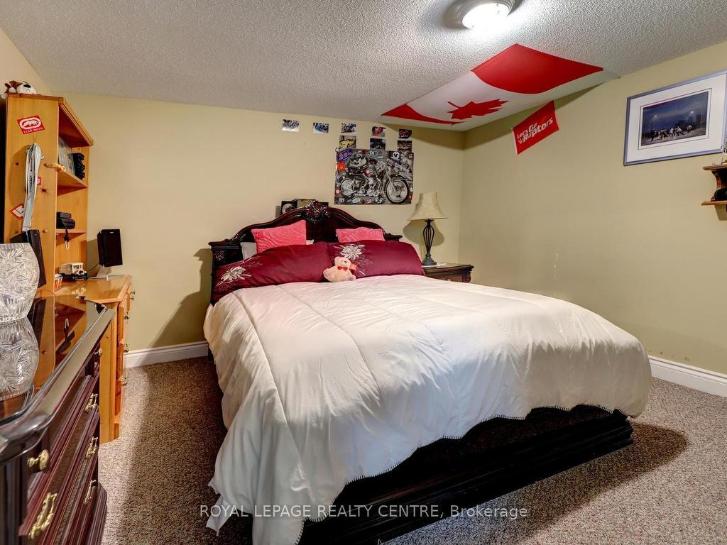









102


Kenpark

Avenue,
Brampton,




ON
L6Z 3J9

