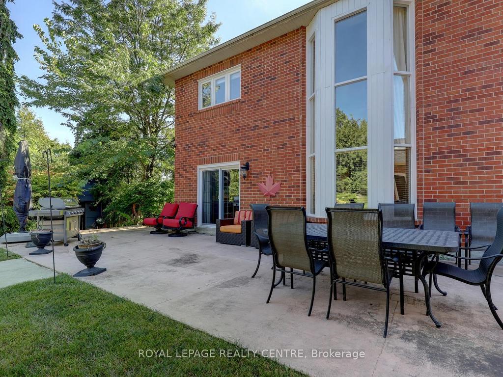 









102


Kenpark

Avenue,
Brampton,




ON
L6Z 3J9

