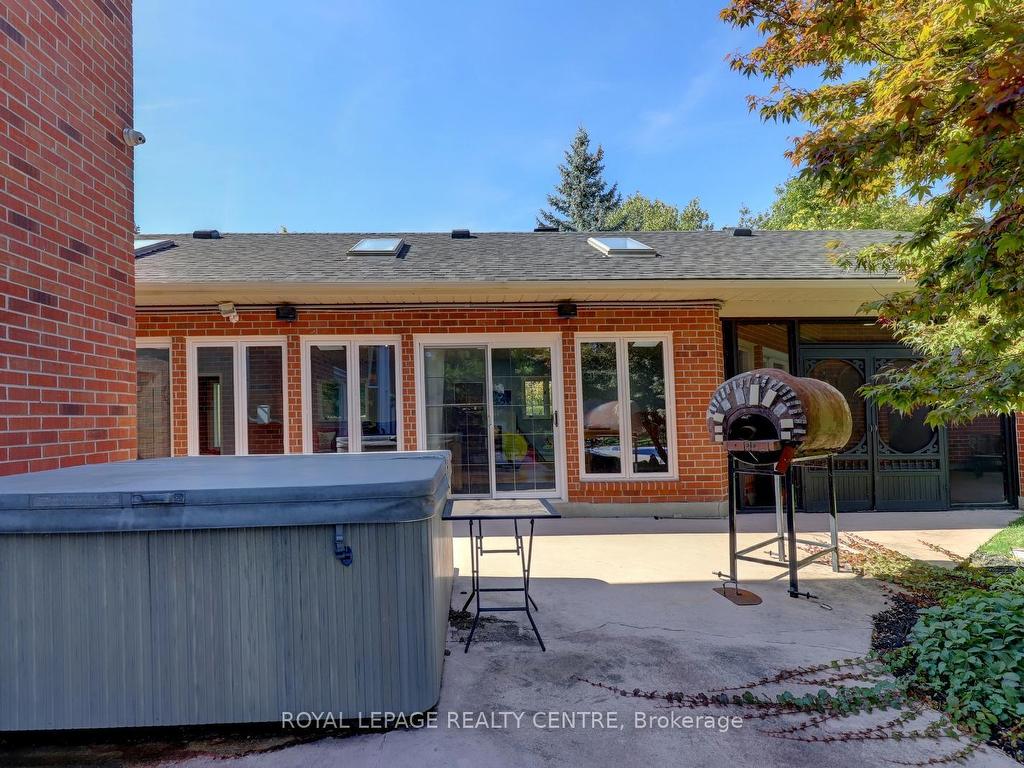









102


Kenpark

Avenue,
Brampton,




ON
L6Z 3J9

