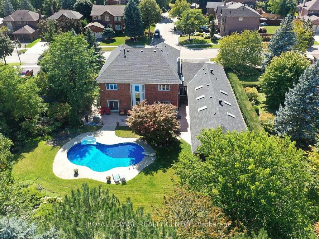 









102


Kenpark

Avenue,
Brampton,




ON
L6Z 3J9

