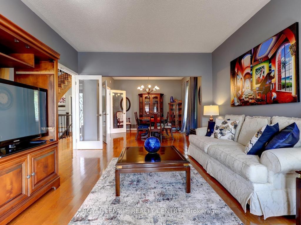 









102


Kenpark

Avenue,
Brampton,




ON
L6Z 3J9

