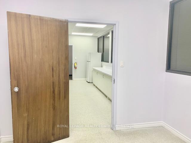 









889


Pantera

Drive, 3 & 4,
Mississauga,




ON
L4W 2R9

