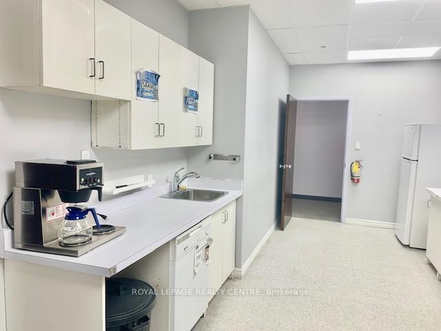 









889


Pantera

Drive, 3 & 4,
Mississauga,




ON
L4W 2R9

