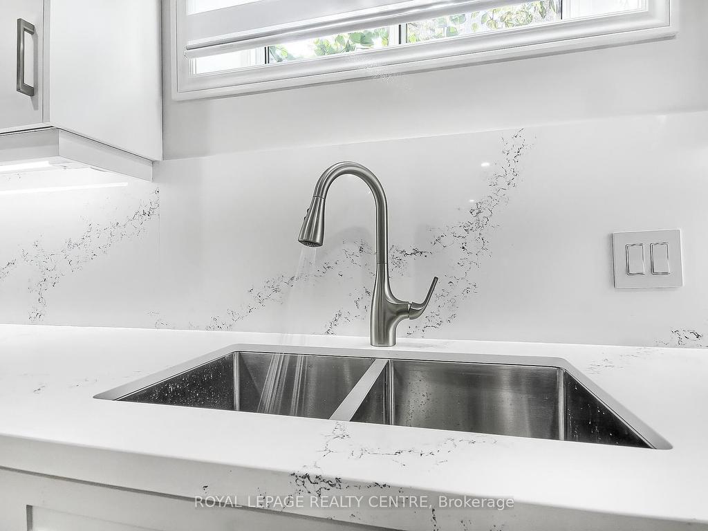 









1087


Orchard

Road, Lower,
Mississauga,




ON
L5E 2N7

