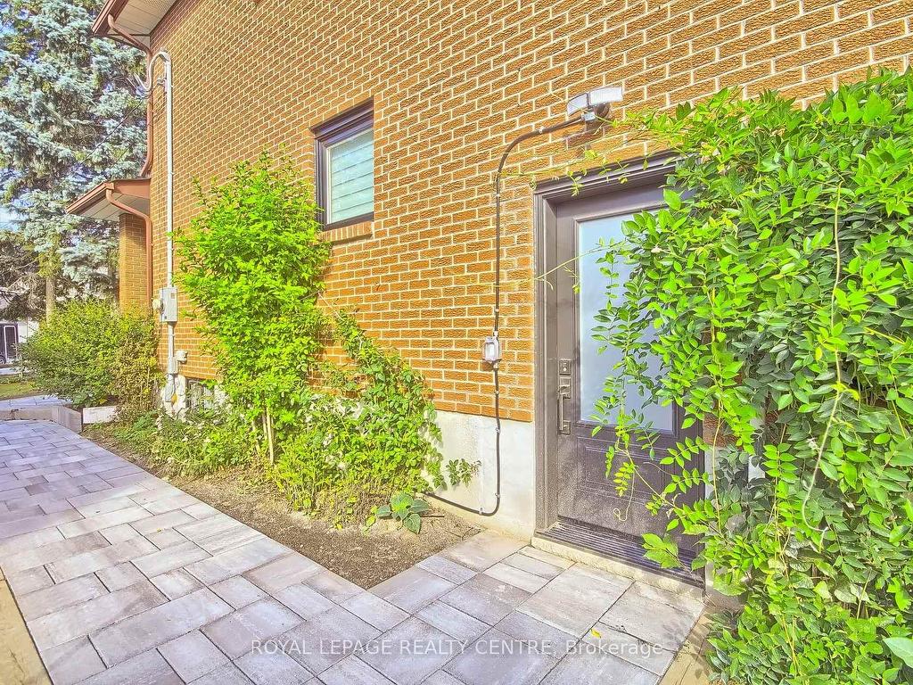 









1087


Orchard

Road, Lower,
Mississauga,




ON
L5E 2N7

