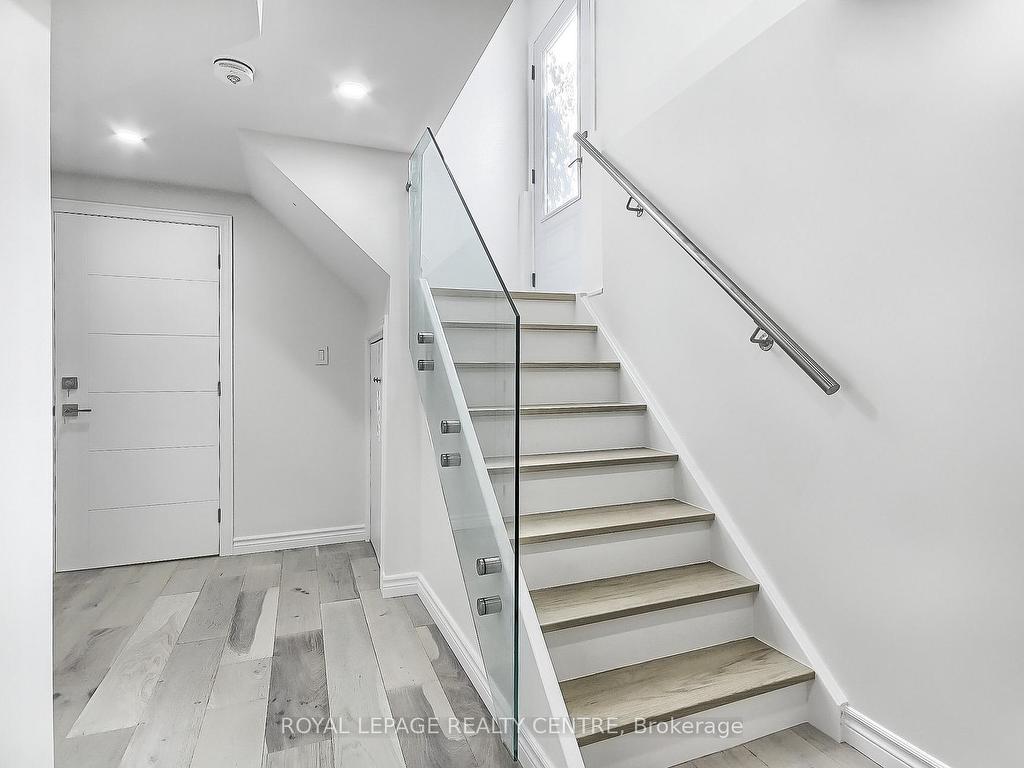 









1087


Orchard

Road, Lower,
Mississauga,




ON
L5E 2N7

