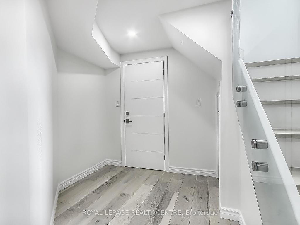 









1087


Orchard

Road, Lower,
Mississauga,




ON
L5E 2N7

