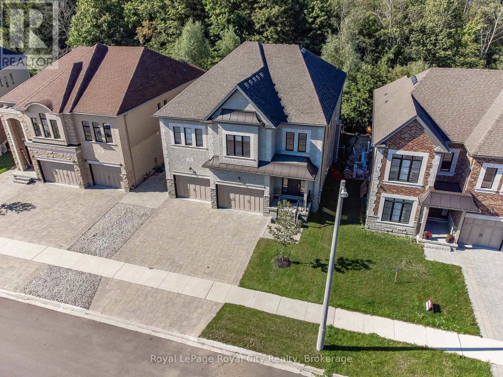 












84 MCCANN STREET

,
Guelph (Kortright East),




Ontario
N1G0B9


